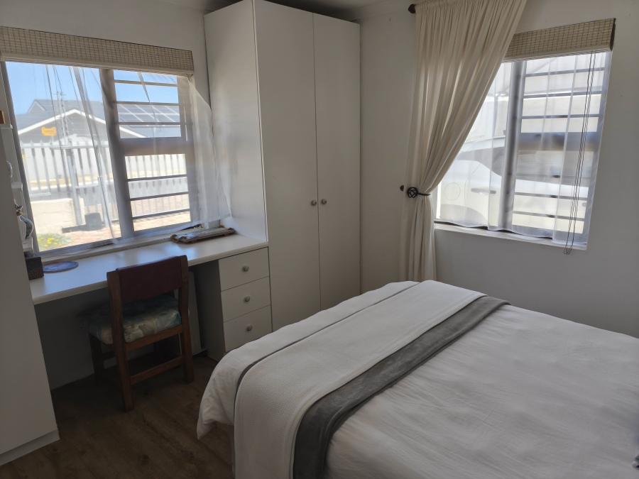 5 Bedroom Property for Sale in Perlemoenbaai Western Cape